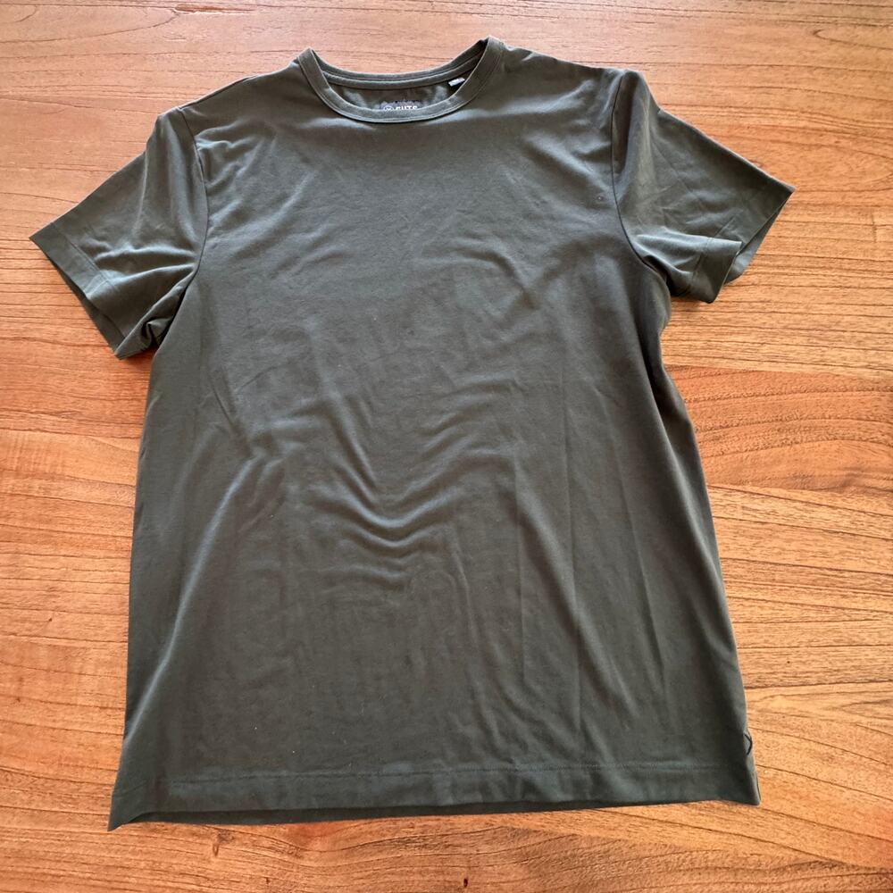 CUTS Men's T-Shirt - Size M